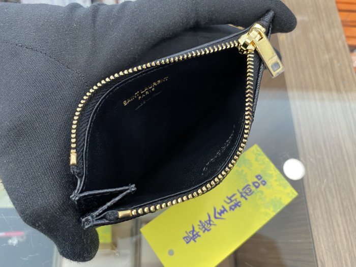 ☆最愛二手精品☆ SAINT LAURENT YSL  全新黑色荔枝牛皮金字LOGO 扁式拉鍊卡片夾零錢包 607915