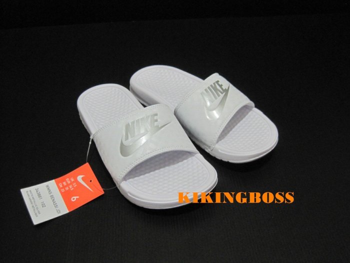 【喬治城】NIKE WMNS BENASSI 運動拖鞋 菱格 輕量 白色 343881-102