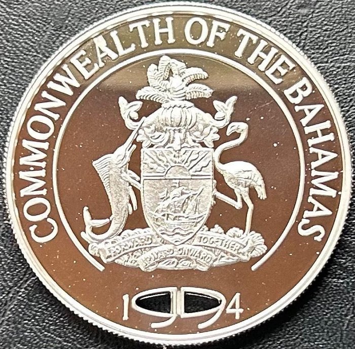巴哈馬1994年高爾夫球一桿進洞，5元鏤空精制銀幣。品相如圖