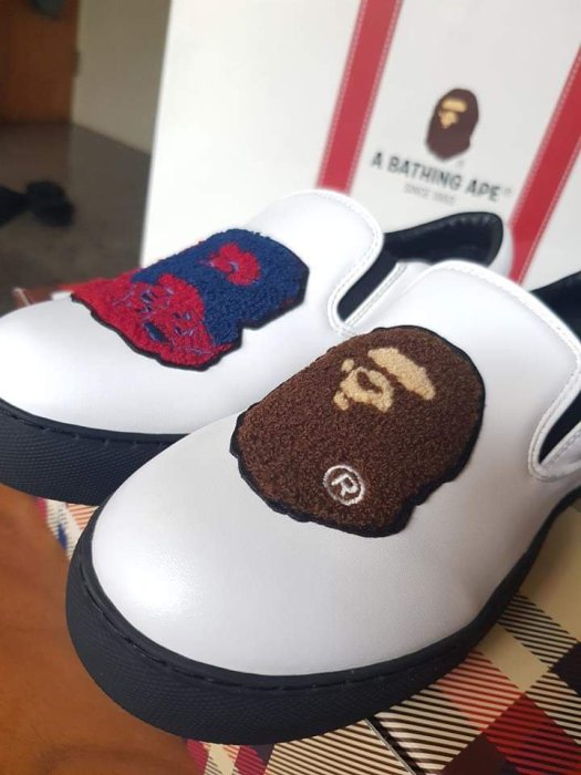 A Bathing Ape BAPE 白色刺繡貼布 懶人鞋 休閒鞋 SLIP ON 全新未穿 6號 24~24.5cm穿