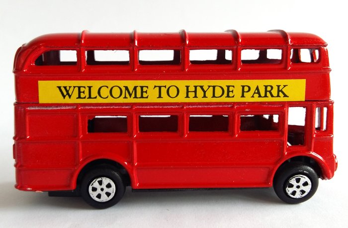 DIE-CAST MINIATURE NO.172A WELCOME TO HYDE PARK 金屬雙層巴士 削鉛筆器