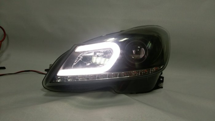 ☆雙魚座〃汽車精品〃benz w204 2012 c300 c200小改款專用黑框c型光柱+led方向燈魚眼大燈