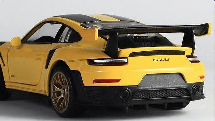 「車苑模型」彩珀 1:32 Porsche 911 GT2 RS 聲光 開門