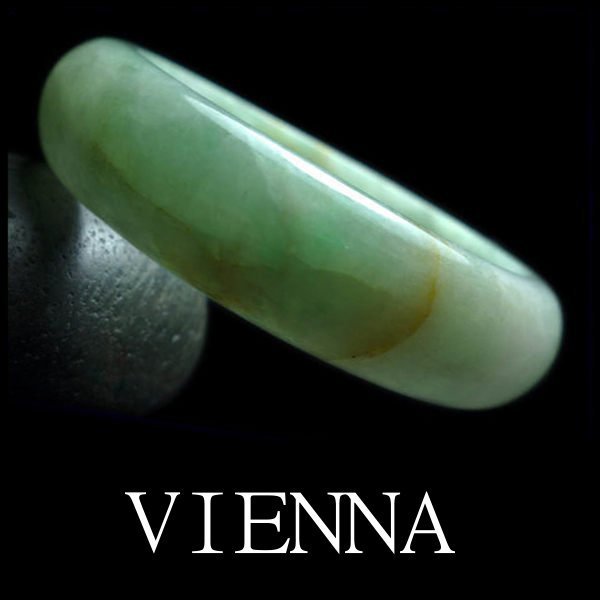 《A貨翡翠》【VIENNA】《手圍16.6/16mm版寬》緬甸玉/冰種雪花豆綠飄蜜糖黃/玉鐲/手鐲J*-034