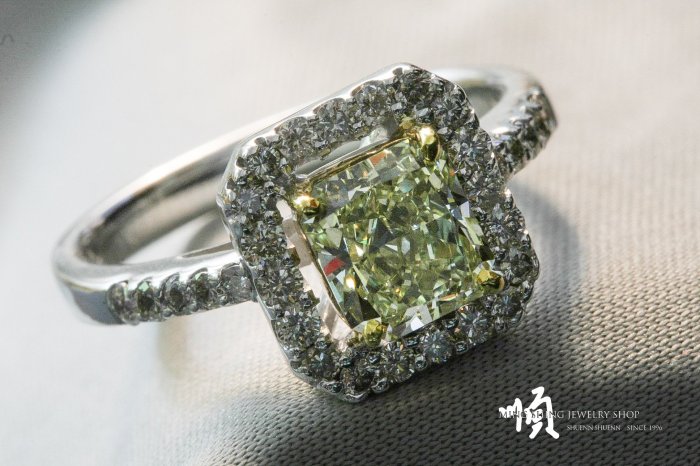 順順飾品--鑽石戒指--18K金天然彩色鑽石戒指┃主鑽1.24ct.Natural Fancy Light Yellow