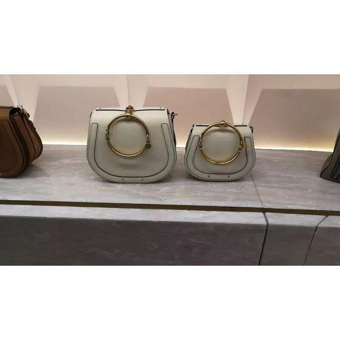 歐洲奢品站Chloe Small Nile Bracelet Bag 白色小型小牛皮拼接麂皮手鐲肩背包