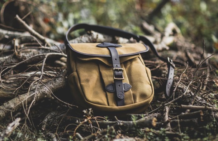 【美國Filson】Field Bag Navy海軍藍色 馬轡皮革厚帆布包 皮革背帶側背包 斜背包 書包 公事包 美國製