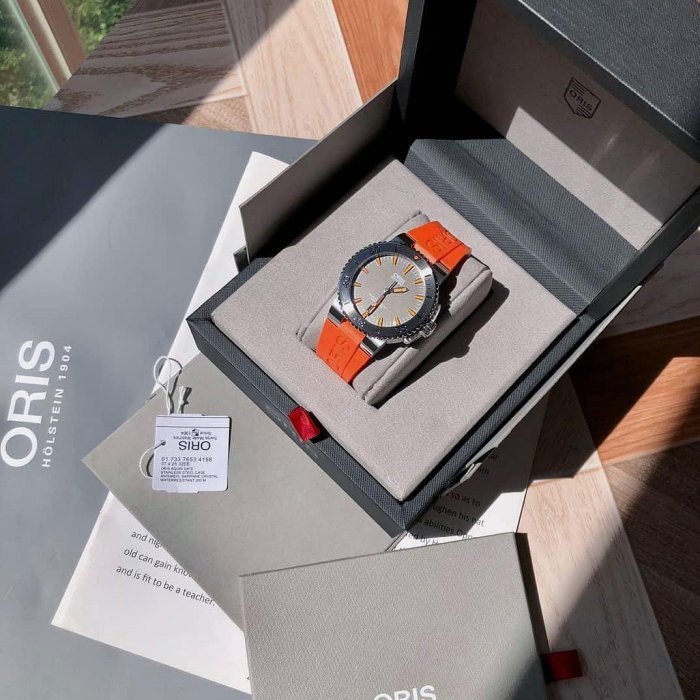 ORIS Aquis Date 灰色錶盤 橘色橡膠錶帶 男士 自動機械腕錶 0173376534158-0742632EB  防水300M潛水錶