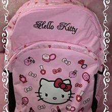 ♥小花花日本精品♥ Hello Kitty 大容量臉頭立體造型多夾層滿滿豐富圖後揹書包41085004