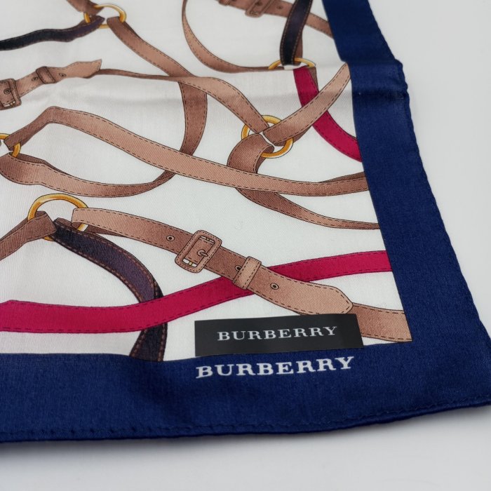 【皮老闆二店】新古真品 BURBERRY手帕  50*50  L873  0305151