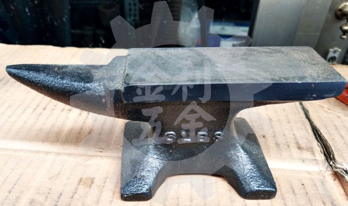 Hand forged mini anvil | faramforge