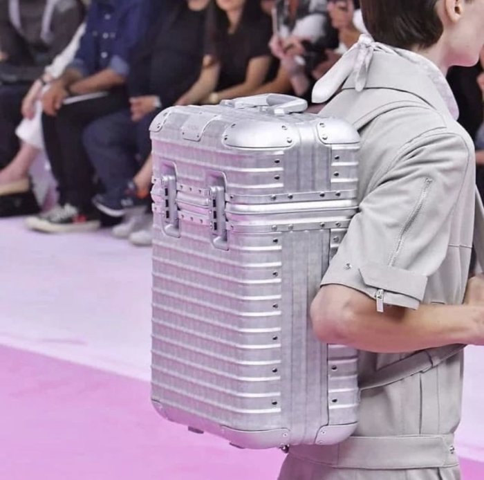 Dior + RIMOWA 聯名限定版肩背包 粉紅