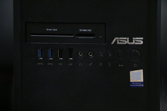 『Outlet國際』華碩ASUS ESC500 G4工作站/I7-7700/8GB/W10P/支援RAID1 出清