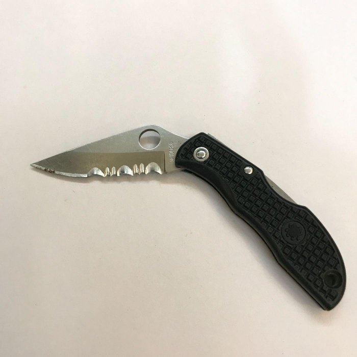 Spyderco 齒刃折刀 隨身萬用刀具