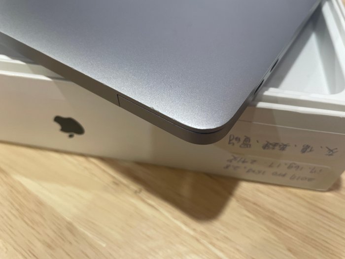 台中 2017年 MacBook Pro 15吋 i7 (2.9) 16G 1TB  英文鍵盤 灰色 太空灰  241次