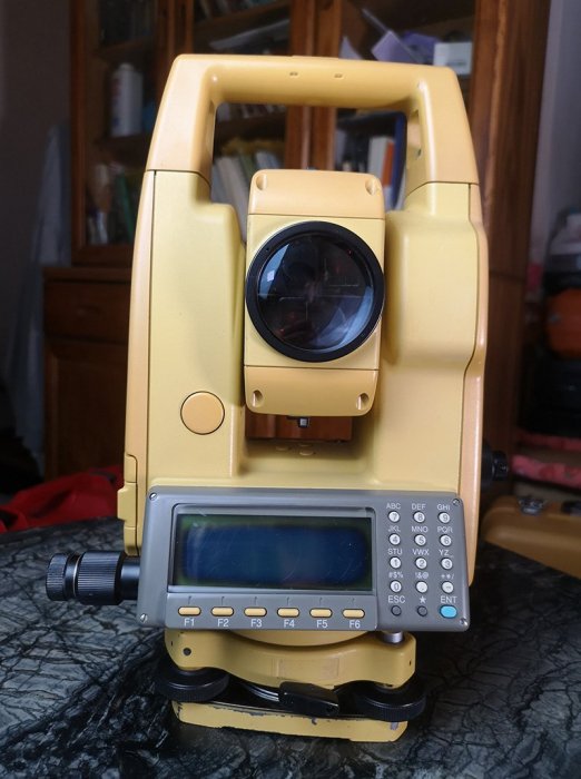 中古Topcon GTS-601 1秒全站儀 光波測距經緯儀