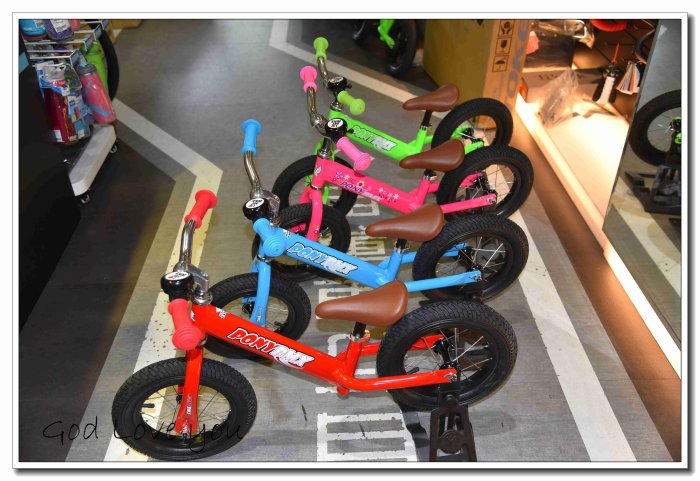 (高雄191) 100%台灣製外銷 PONY 兒童滑步車 高階款培林輪組  (POP STRIDER)