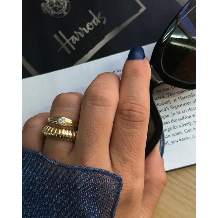 LUV AJ 好萊塢潮牌 金色古典鑲鑽戒指 定情戒指 HEX PAVE SIGNET RING