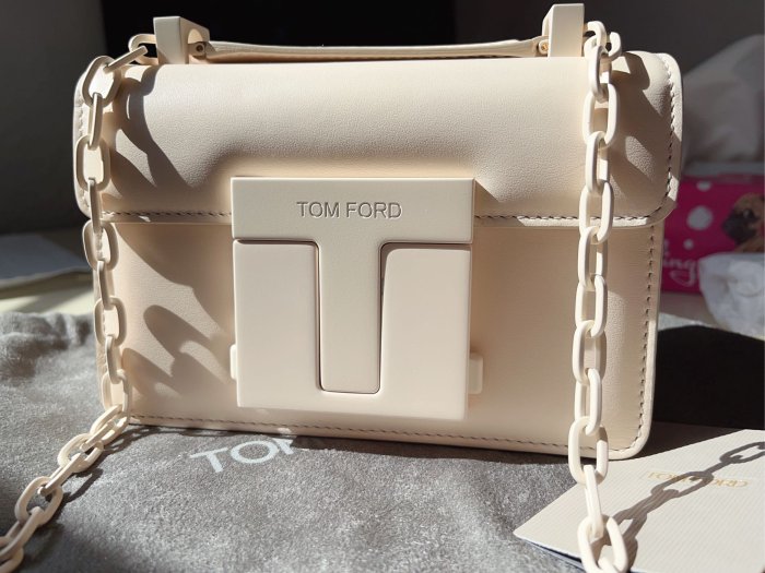 Tom Ford 精品 貴婦 小包 香草色 鍊包 相機包 小廢包 四方包 斜背包 側背包 肩背包 手機 皮夾 送禮