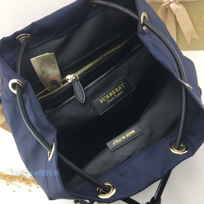 ( 新品現貨）四色 全新原廠 Burberry Rucksack  經典焦糖 扣帶 大 中 小 尼龍 金扣 軍旅 後背包