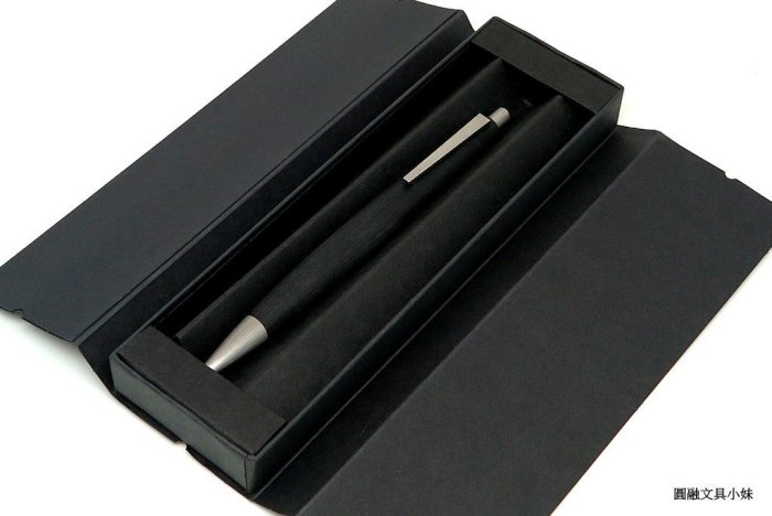 【圓融文具小妹】德國 LAMY 2000系列 201 強化玻璃纖維筆身 黑 原子筆 M16