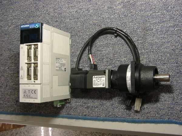 (PLCMARKET)- 三菱伺服驅動器  MR-J2S-10B  100W    ( PLC SERVO MOTOR 類 )