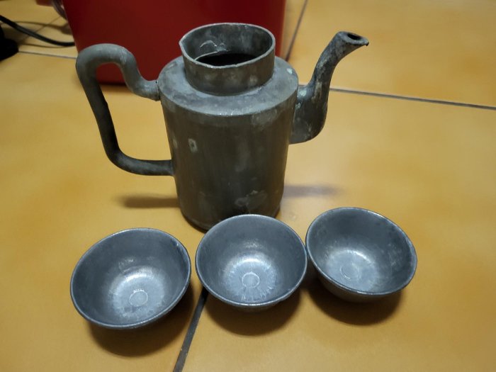 老錫壺，鋁製杯