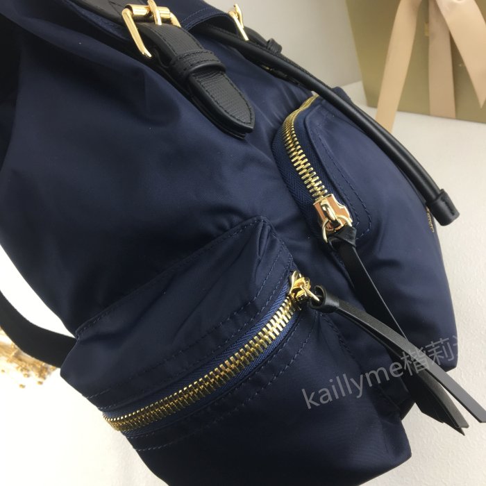 ( 新品現貨）四色 全新原廠 Burberry Rucksack  經典焦糖 扣帶 大 中 小 尼龍 金扣 軍旅 後背包