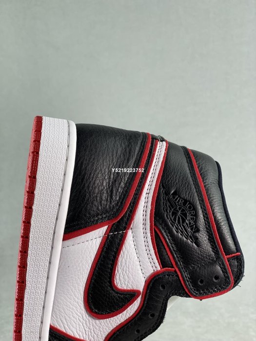 Air Jordan 1 Retro High OG “Bloodline 紅外線籃球鞋 男鞋 555088-062