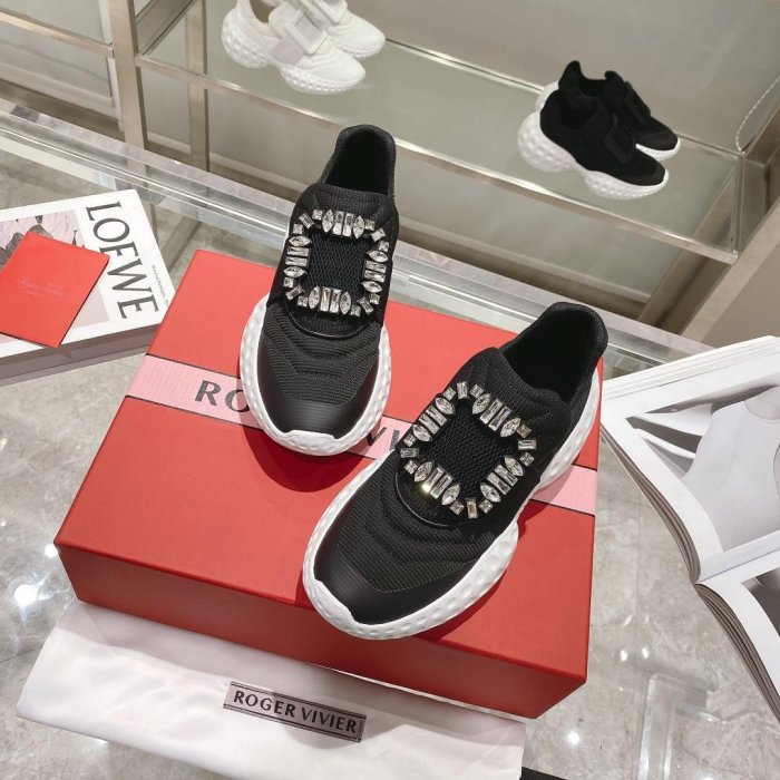 【King女王代購】Roger Vivier 2023新款方鑽老爹鞋女厚底增高網面運動鞋百搭休閒鞋 35-40