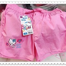 ♥小花花日本精品♥ Hello Kitty 短褲 沙灘短褲 玩水必備 粉色 坐姿 吸手指 小花朵 10401705