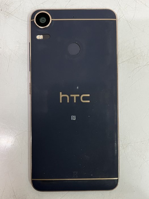L【小米二店】二手 HTC Desire 10 pro 4G/64G 2000萬畫素 藍色 手機