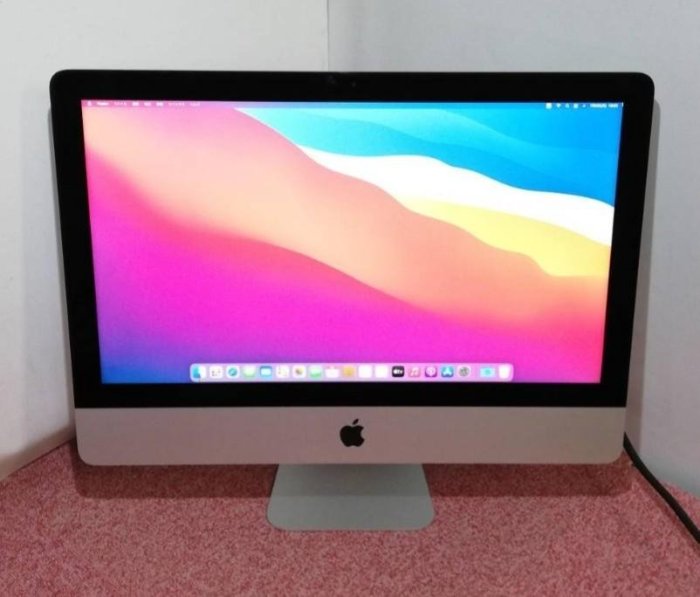 Apple Mac 21.5吋 蘋果公司貨 一體成型電腦厚機 處理器 3.06GHz i3 記憶體 8GB 硬碟500GB 二手 外觀九成新 使用功能正常