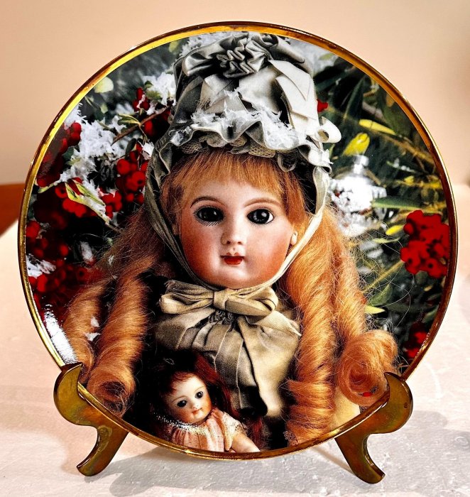 西洋精品裝飾瓷盤，哈瑞古董娃娃。 葡萄牙生產，哈瑞威廉斯巴德