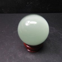 【競標網】天然亮彩乳白色貓眼石球40mm(贈座)(回饋價便宜賣)限量10組(賣完恢復原價150元)