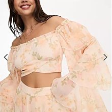 (嫻嫻屋) 英國ASOS-Miss Selfridge花卉印花一字領分層喇叭袖短版上衣EE23