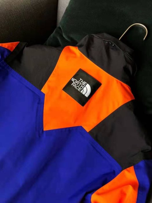 美國THENORTHFACE北臉北面日本限定版gore-tex衝鋒衣外套撞色拼接亮麗時尚與眾不同