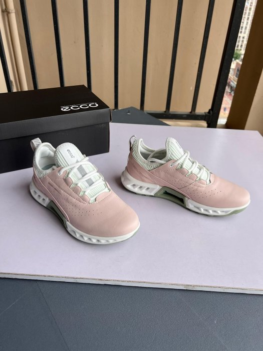 出清特賣ECCO愛步運動鞋女 新款低幫小白鞋 高爾夫健步C4 130903 系列女鞋 白色 35-40