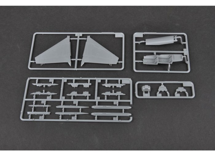 BOxx潮玩~小號手 1/72 俄羅斯蘇-27UB“側衛”C戰斗教練機 01645