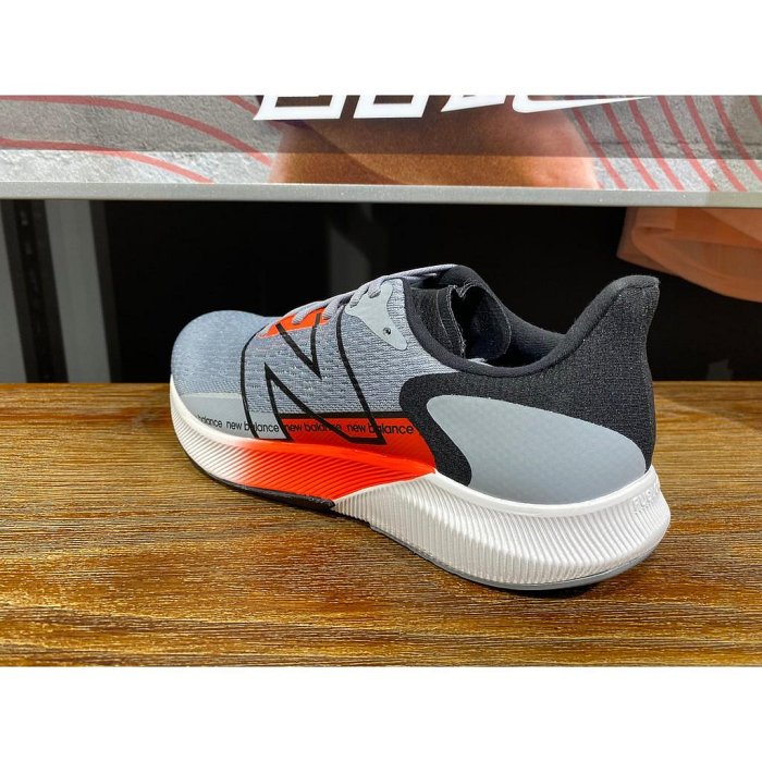 New Balance Fuelcell Propel V2 男 2E楦 慢跑鞋 墨灰 休閒鞋 穿搭 MFCPRWR2