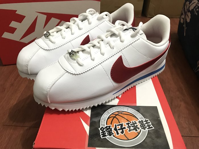 鋒仔球鞋】NIKE CORTEZ BASIC LEATHER 白藍紅皮革鐵牌阿甘904764-103