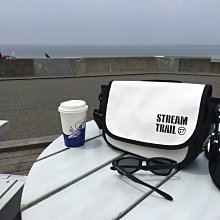 日本StreamTrail戶外防水包∼Shell單肩休閒包-浪花白Splash(上課上班逛街購物騎車最方便)