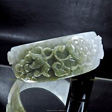 珍珠林~加寬大手圍葡萄貔貅靈猴雕刻圓鐲~A貨緬甸翡翠紫羅蘭帶翠(內徑65mm, 手圍21號半) #585