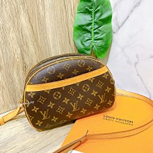 二手旗艦 LOUIS VUITTON LV 字紋 拉鏈 蘋果包 斜背  (中友店)10802