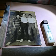 銘馨易拍重生網 PSS695 早期 1964年中秋 結義十週年 三帥哥 背景寫實老照 如圖（1張ㄧ標，珍藏回憶）