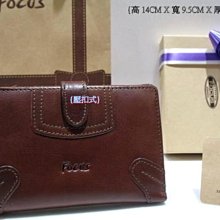 【寧寧精品小舖*台中皮夾皮帶包包店】【FOCUS*073】咖啡色*附拉鏈壓扣式牛皮中夾3