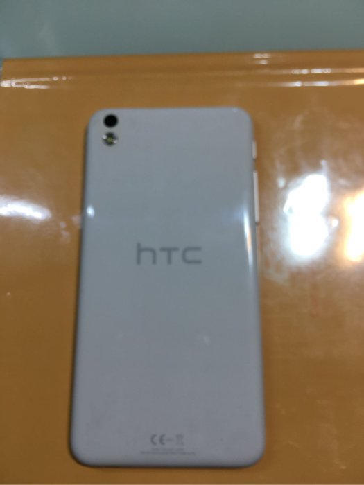 HTC Desire  D816 雙卡機 二手出清 白色 狀況還不錯
