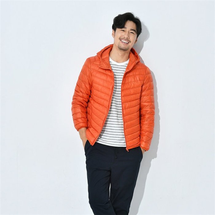 Uniqlo 男裝 特級極輕羽絨連帽外套 ORANGE M尺寸 特價:1500元 時尚穿著易穿搭 冬天必備單品