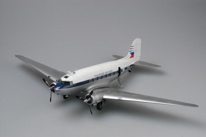 Trumpeter 小號手 1/48 美國 C-48C 空中列車式 民航機 運輸機 客機 組裝模型 02829