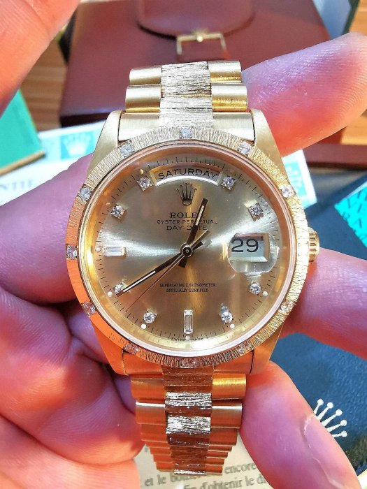 （已售出）發票盒裝大全齊 DAY-DATE  勞力士 18308 公司貨 / DD / ROLEX 樹皮 (稀世罕品)全原裝/11.1勞服漲價